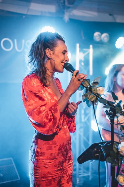 Louisette à la roundhouse